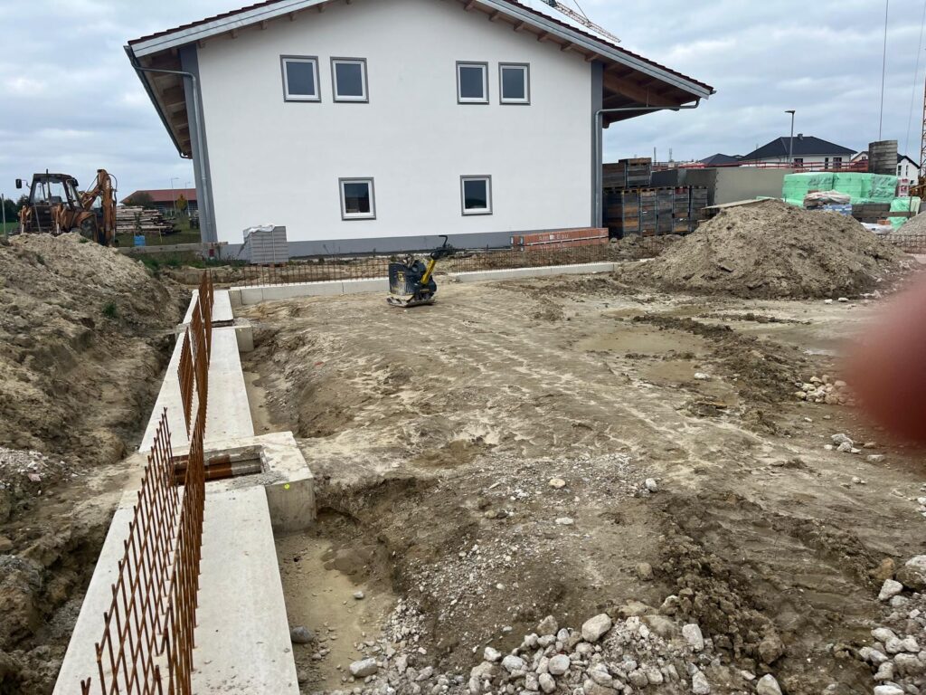 Bilder vom Rohbau - Planierungsarbeiten